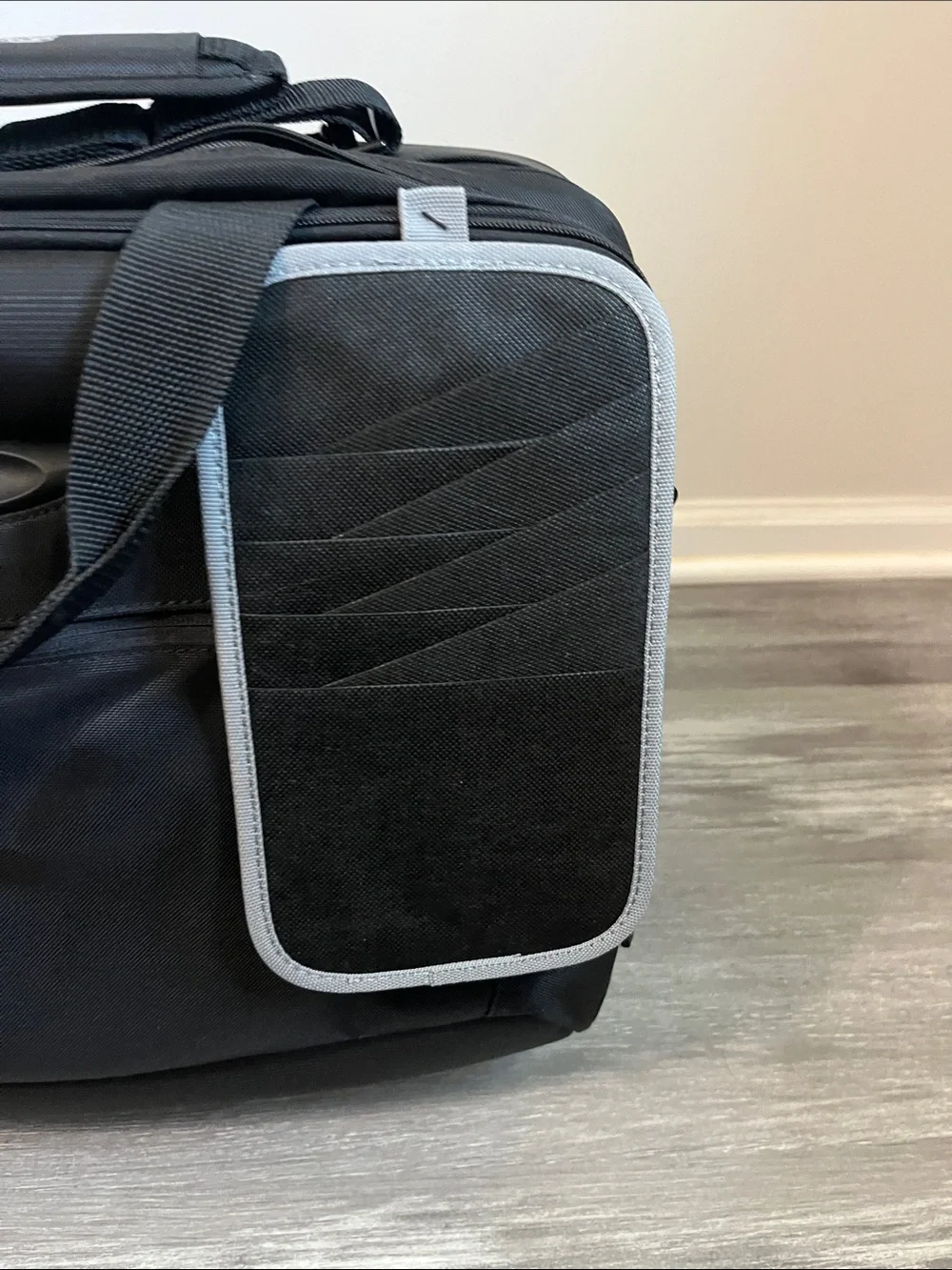 Targus Black Laptop Briefcase Messenger for Men
